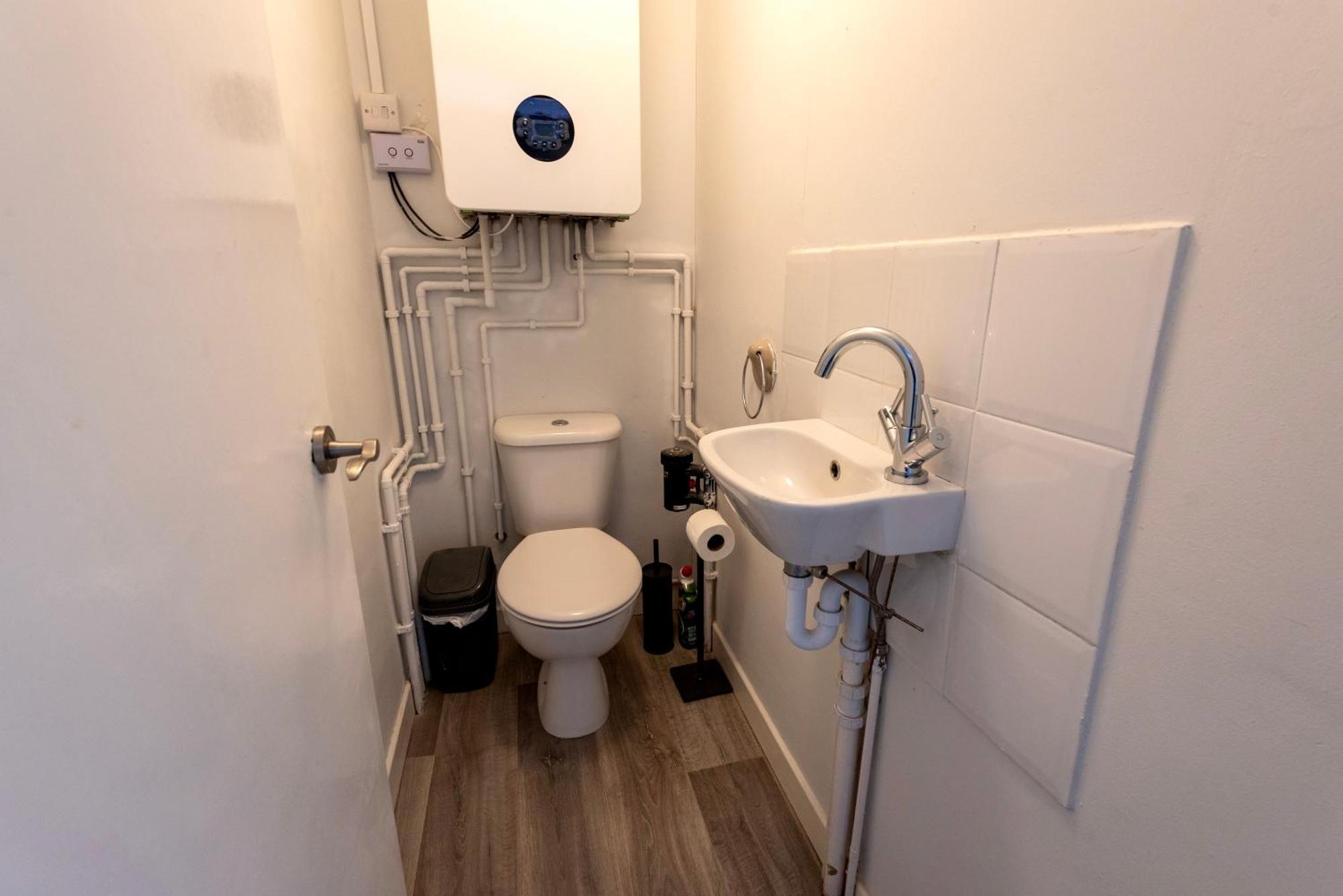 Double Room In Refurbished 5 Bed Home With Wifi And Tv BW Room 4 Solihull Exteriör bild