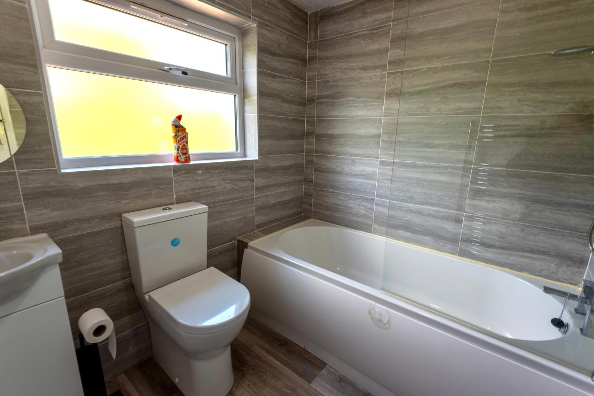 Double Room In Refurbished 5 Bed Home With Wifi And Tv BW Room 4 Solihull Exteriör bild
